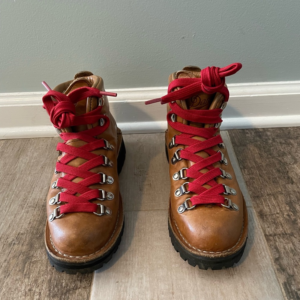 6.5 Womens Danner Mountain Light Cascade